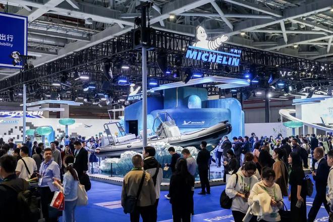 进博会40家大公司的最新黑科技都在这儿了pg试玩会搜集口腔数据的牙刷、AI测肤仪(图4)