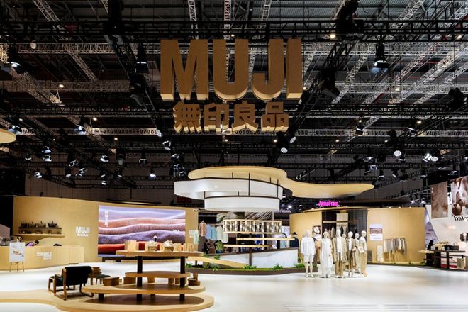 进博会40家大公司的最新黑科技都在这儿了pg试玩会搜集口腔数据的牙刷、AI测肤仪(图23)