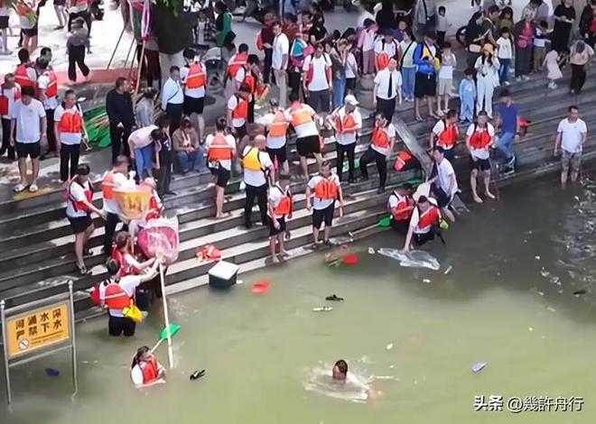 舟翻2条翻船原因离谱这下要被嘲笑了pg试玩猎德村的船翻了！3条新龙(图11)