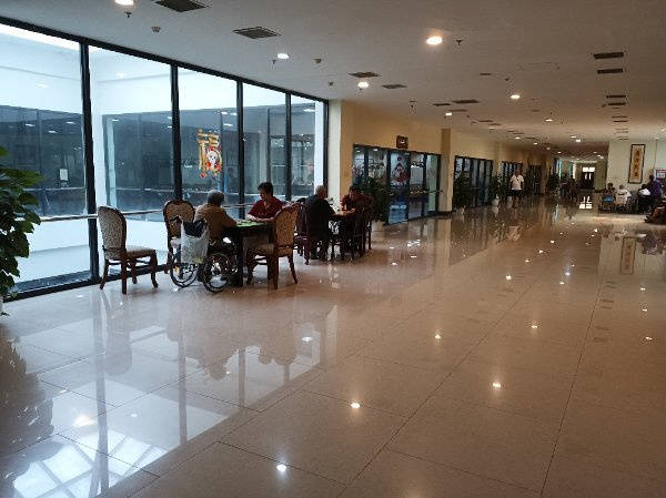 pg电子中国官网哪家养老院活动多能让父母不孤单?丰台民族养老院2026详情:社交活动丰富让高龄老人有同龄玩伴不孤单(图2) pg电子中国官网哪家养老院活动多能让父母不孤单?丰台民族养老院2026详情:社交活动丰富让高龄老人有同龄玩伴不孤单(图2)