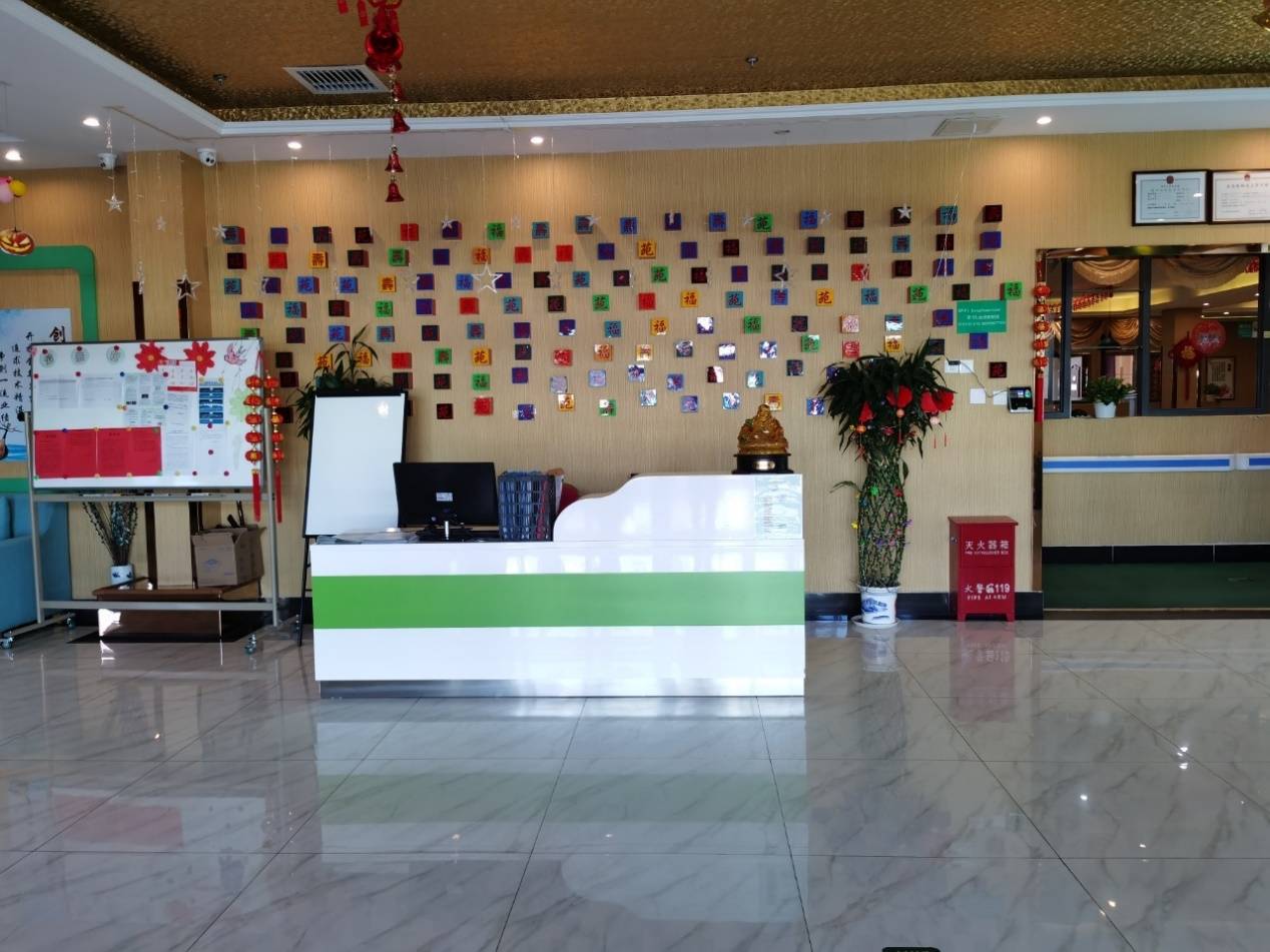 pg电子中国官网哪家养老院活动多能让父母不孤单?丰台民族养老院2026详情:社交活动丰富让高龄老人有同龄玩伴不孤单(图40) pg电子中国官网哪家养老院活动多能让父母不孤单?丰台民族养老院2026详情:社交活动丰富让高龄老人有同龄玩伴不孤单(图40)