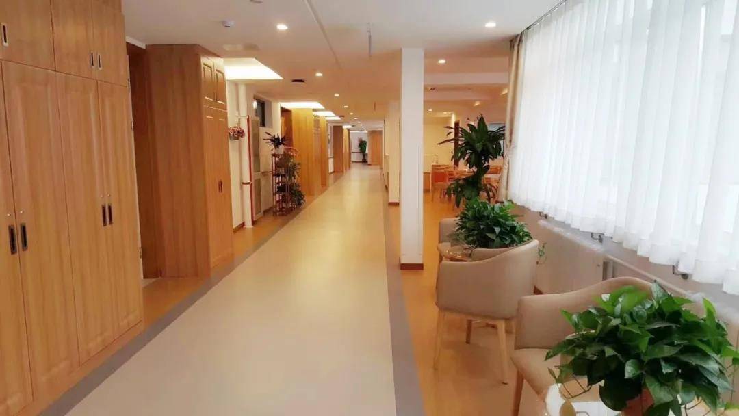 pg电子中国官网哪家养老院活动多能让父母不孤单?丰台民族养老院2026详情:社交活动丰富让高龄老人有同龄玩伴不孤单(图71) pg电子中国官网哪家养老院活动多能让父母不孤单?丰台民族养老院2026详情:社交活动丰富让高龄老人有同龄玩伴不孤单(图71)